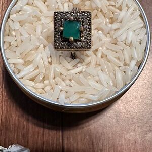 Elegant Silver and Green Gemstone Ring